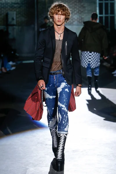 Look 30